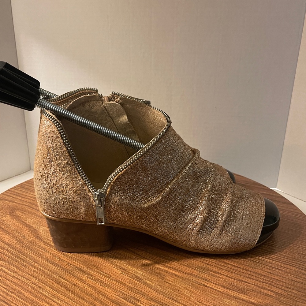 Unity In Diversity Brown Gold Metallic Leather Si… - image 3